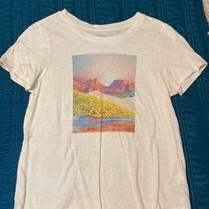 Super cute Tee with sunset picture only worn maybe twice at most